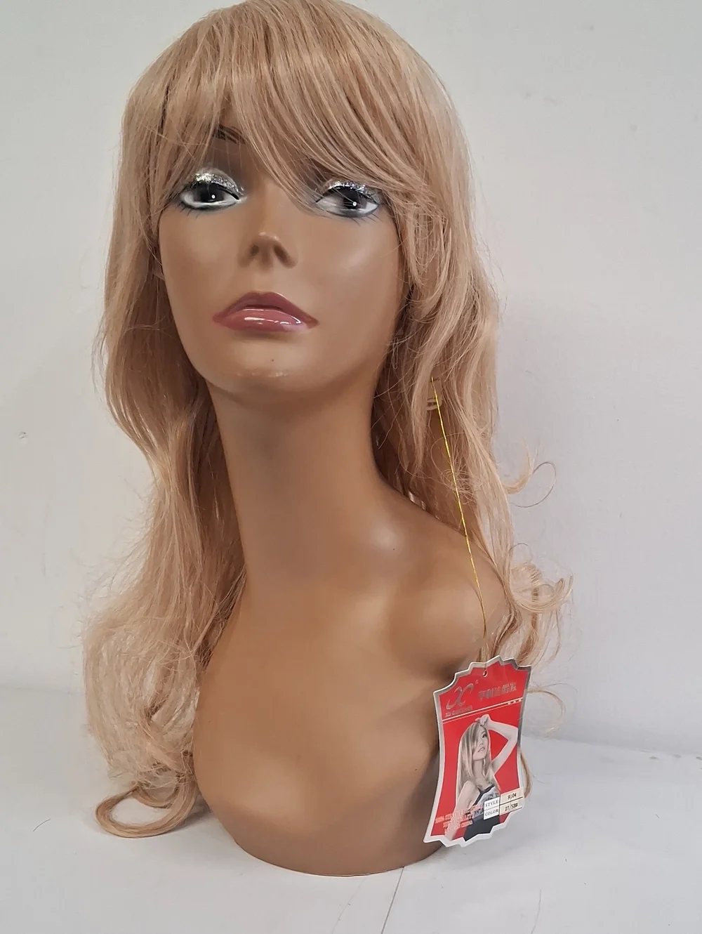 NWT Strawberry Blonde Layered Women's Synthetic Wig with Bangs